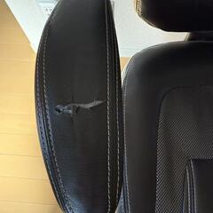 オフィスチェア　（白と黒、二脚）の画像