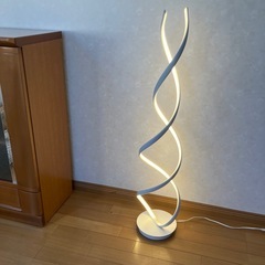 フロアライト　波型の画像