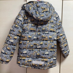 未着用　H&M 子供用中綿入りジャケット　135サイズの画像