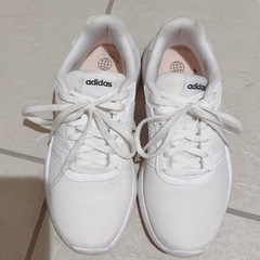 adidas スニーカー　数回使用　取引中
の画像
