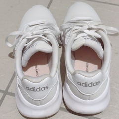 adidas スニーカー　数回使用　取引中
の画像