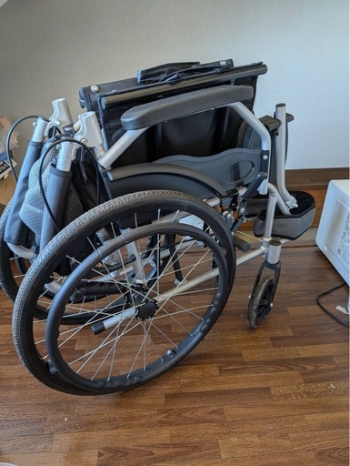 美品　ケアテックジャパン 車椅子 自走式車椅子 折り畳 M0259 介助式車椅子