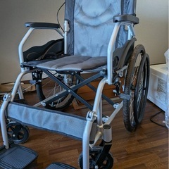 美品 ケアテックジャパン 車椅子 自走式車椅子 折り畳 M0259 介助式車椅子