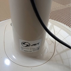 扇風機型電気ヒーターの画像