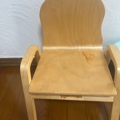 子供用椅子　バランスボードの画像