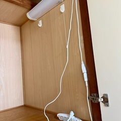 壁に取り付ける電気2本の画像