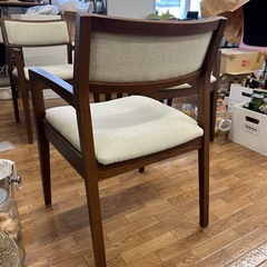 モデルルーム展示品肘付きチェア4脚の画像