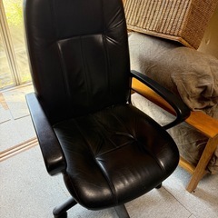 【無料】オフィスチェア ブラック 合皮キャスター付