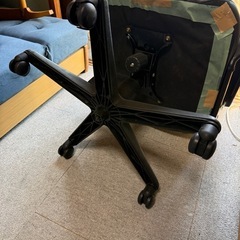 【無料】オフィスチェア ブラック 合皮キャスター付の画像