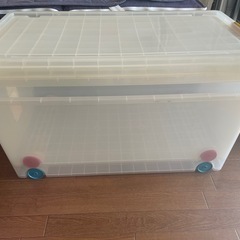 衣装ケース2つの画像