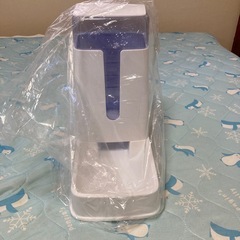 【新品未使用】ペット用給餌器・給水器 白色の画像