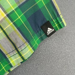 adidas チェックシャツの画像