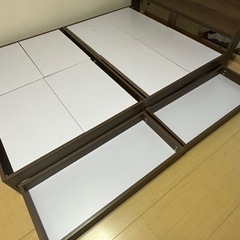 ダブルベッド＋マットレス＋布団4点セットの画像