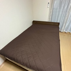 ダブルベッド＋マットレス＋布団4点セットの画像