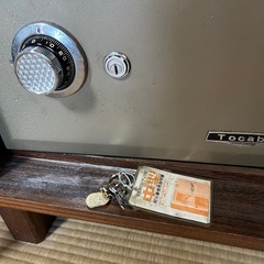 無料 金庫付きの棚の画像
