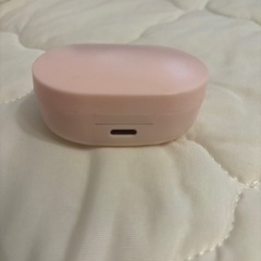 新品未使用　ワイヤレスイヤホン　充電ケース付きの画像