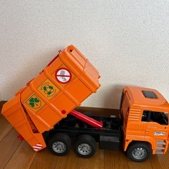 ブルーダー　ゴミ収集車の画像