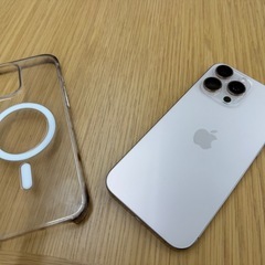 本日のみ！のみ！対面のみ　iPhone16Pro Max デザートチタニウム　SIMフリー　256GB 美品　15000円相当のおまけ付き　③の画像