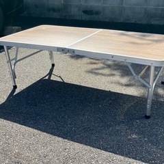 キャンプ　バーベキュー　折りたたみテーブル