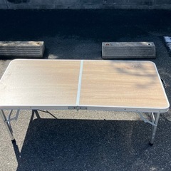 キャンプ　バーベキュー　折りたたみテーブルの画像
