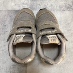 ニューバランス15cmグレーの画像
