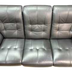 NO.2601 ３人掛けソファ 革 黒 家具 中古の画像