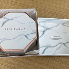 ★激レア★新品未使用★Dear Dahlia（ディアダリア）★14,500円相当★「メズマライジングモーメントコレクションパレット」1種＆「センシュアスマットリップスーツ」2種＆ギフトBOX★の画像