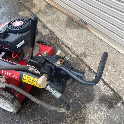 M1017711K 8トン MTD　薪割り機 エンジン式 LS8 小型 ログスプリッター破砕力8t　【MTD TROY-BILT】　M