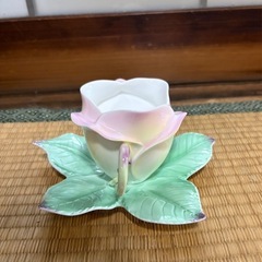 カップ＆ソーサー  バラの型の画像