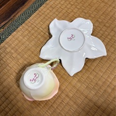 カップ＆ソーサー  バラの型の画像