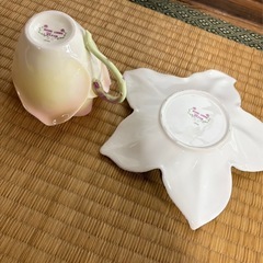 カップ＆ソーサー  バラの型の画像