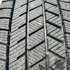 引渡決定【青森】175/65R15 トヨタアクア　15インチ　PCD100 4穴　ブリヂストンVRX3 スタットレスタイヤ　ホイールセット４本　2021年　中古　バリ溝 イボ残の画像
