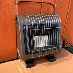 美品 イワタニ カセットガスストーブ 様々なアウトドアシーンに