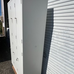 名古屋市内お届け無料179×90×51ロッカー鍵付きの画像