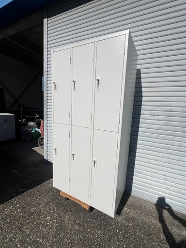 名古屋市内お届け無料179×90×51ロッカー鍵付き