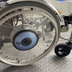 値下げしました　YAMAHA電動車椅子＋充電器＋バッテリー2つ の画像