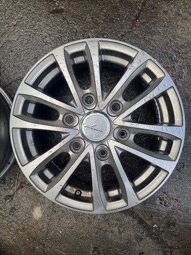 本日限定！weds15インチ6穴、キャラバンに！