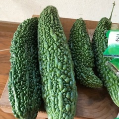 お菓子、お茶、ジュース、野菜セットの画像