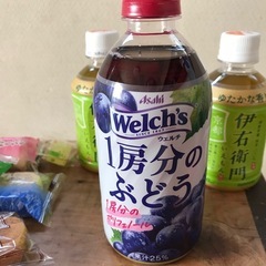 お菓子、お茶、ジュース、野菜セットの画像