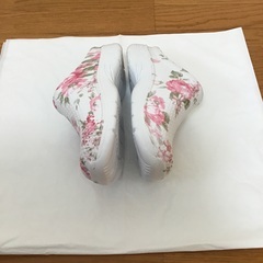 女性用サンダルの画像
