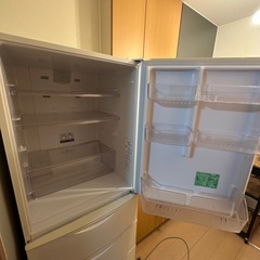 【再出品】　AQUA 　大きい冷蔵庫　355L の画像