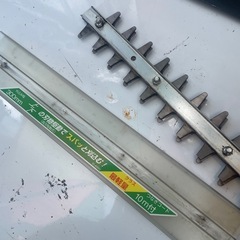 マキタ　生垣バリカン　MUH301 300mm 延長コード付き（中古品）動作確認済みの画像