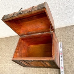 【本日引取限定】おしゃれな宝箱型小物入れの画像