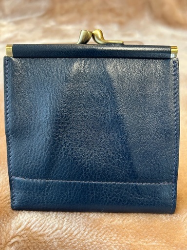 未使用IL BISONTEイルビゾンテウォレットがま口財布ガマ口二つ折り財布 フラップ式二つ折り財布 ガマ口三つ折り財布 フラップ式三