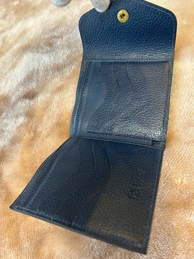 未使用IL BISONTEイルビゾンテウォレットがま口財布ガマ口二つ折り財布 フラップ式二つ折り財布 ガマ口三つ折り財布 フラップ式三