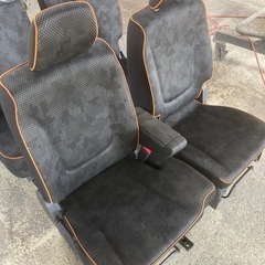 スズキ ハスラー DAA-MR41S 平成28年車  カラーNo A7K  トリムコード C26 シート 1台分の画像
