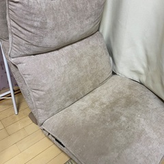 ヘッドレスト付きリクライニングソファーの画像
