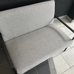 おしゃれな2人掛け、ソファーの画像