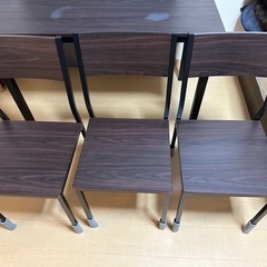 【再出品】ダイニングテーブル＋イス3脚の画像