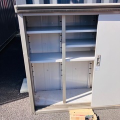 大型　鍵付きヨドコウ物置の画像